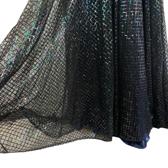 Mac Duggal Plunging Neckline Sequin Long Party Dress Black Iridescent Size 4 - Picture 5 of 13